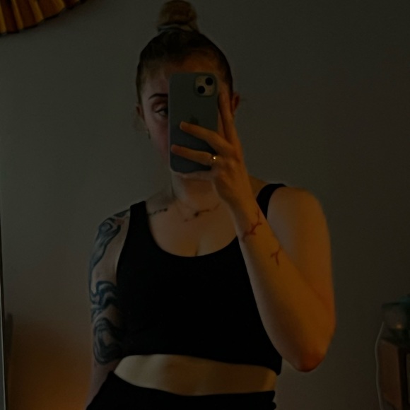 Lulu lemon NAVY align bra - Picture 7 of 7